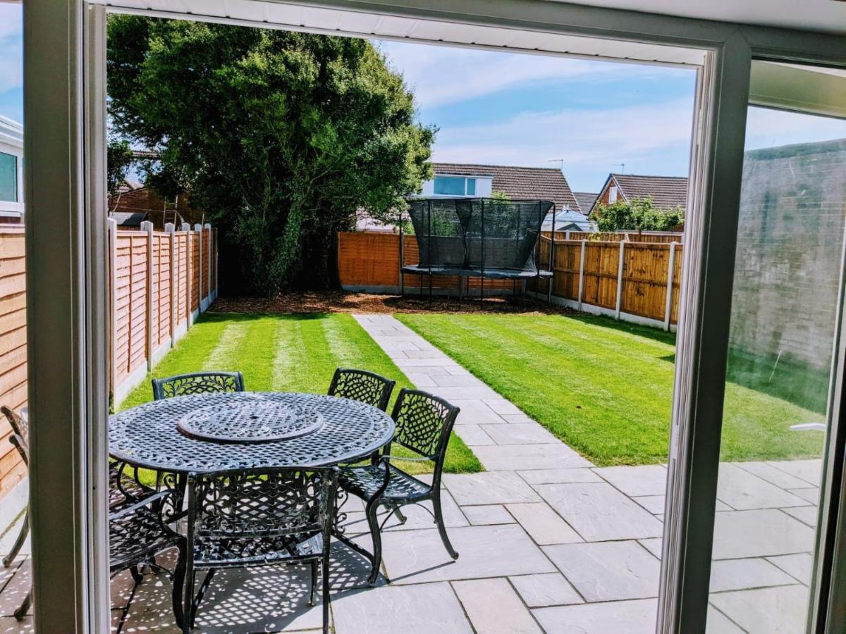 Lovely 3-Bed House In Lytham Saint Annes 리탬 세인트 앤스 외부 사진